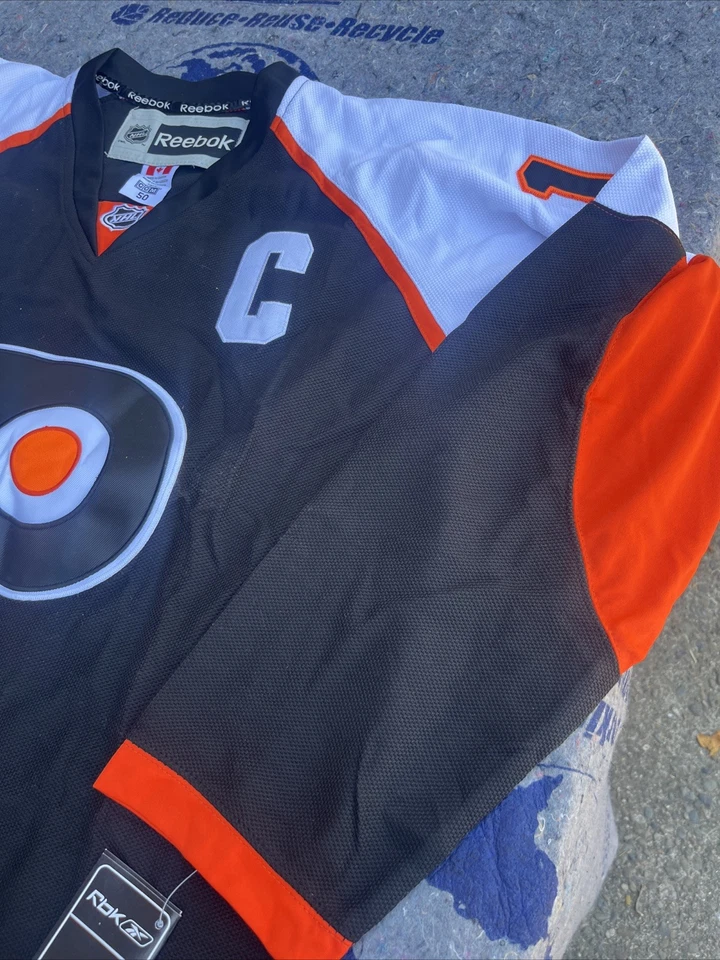 Camiseta deportiva Flyers Reebok Mike Richards 2010 vintage talla 50 nueva con etiquetas negra Captain "C" Foto 2 de 4