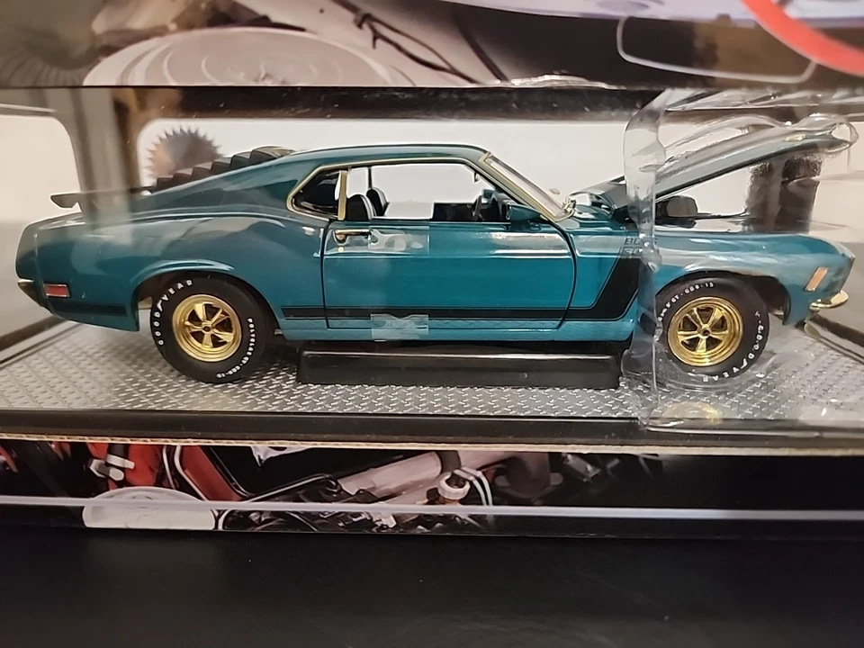 M2 🔥 1970 Mustang BOSS 302 CHASE 1:24 比例,金色装饰,2010 年,🔥 罕见 AQUA 蓝色 — 第 4/4 张图片