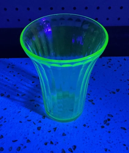 Jeannette Green Uranium Glass Tumbler 9 oz 4 1/2" - EXCELLENT CONDITION, GLOWS!