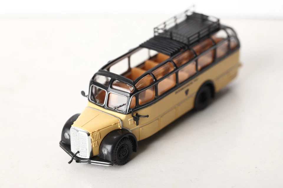 Roco 1:87 Saurer Komet Reisebus Österreichische Post beige schw (332003) A5951A - Bild 2 von 4