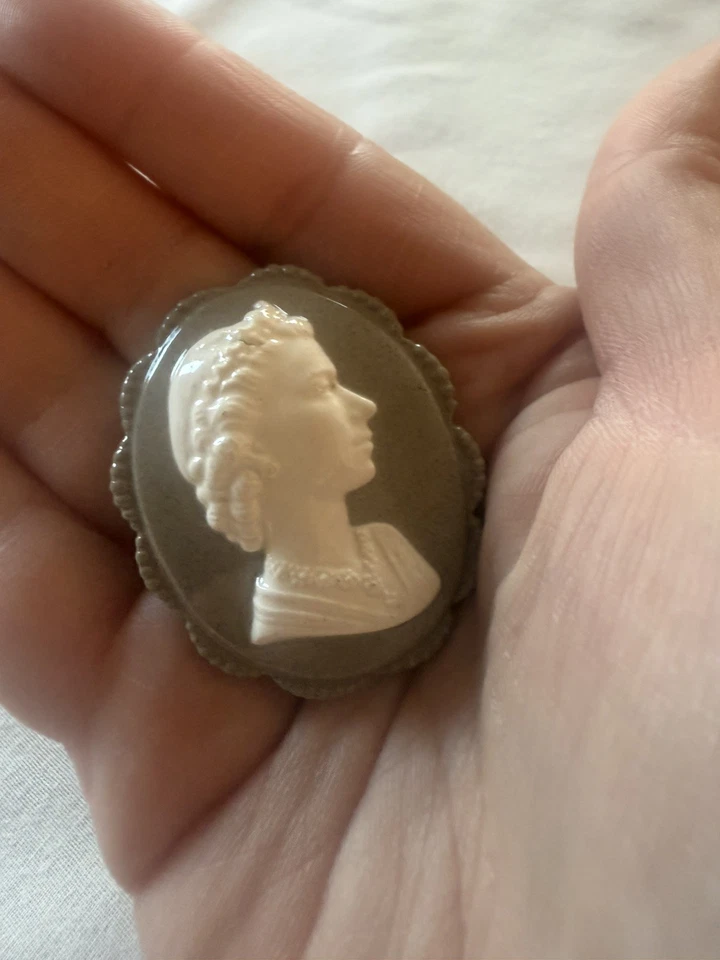 Vintage Rare 1953 Queen Elizabeth II Coronation Brooch Beautiful - Image 3 of 3