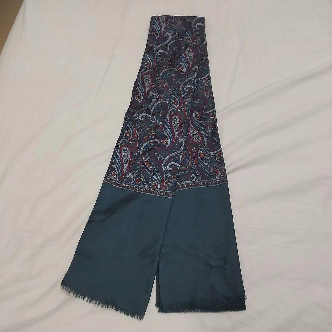 Authentique foulard réversible Christian Dior vert motif cachemire 02K