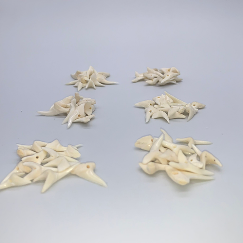 Mako Shark teeth real natural for making jewelry 0.75" in 120 pieces - Picture 3 of 12