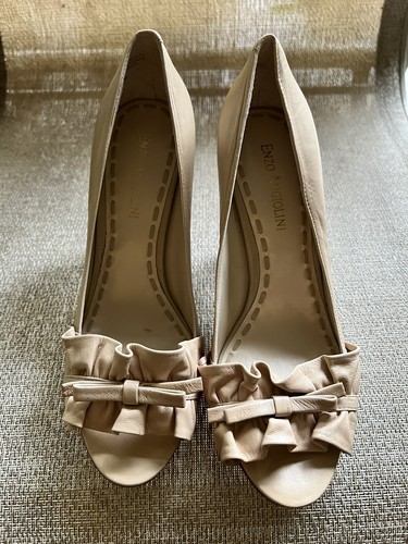 Enzo Angiolini Eamielee Beige Heels Open Toe Ruffle And Bow Across Toe Size 6M