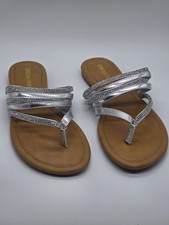 NEW Dream Pairs Women's Evening Flats Silver Summer Sandals With Beige Bottoms