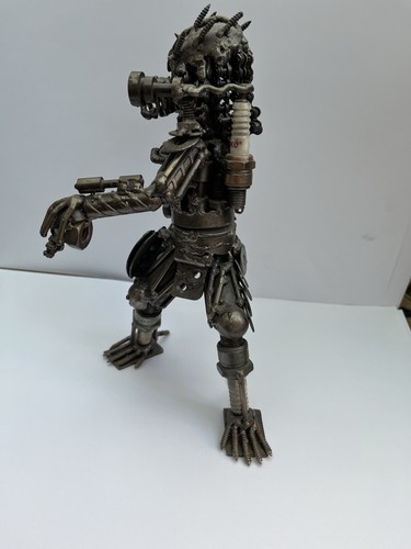 predator figure Metal Sculpture Yautja Science Fiction - Picture 7 of 9