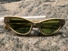 Vintage Cool-Ray Polaroid 73/ 147 Style Woman s Sunglasses Green Tint