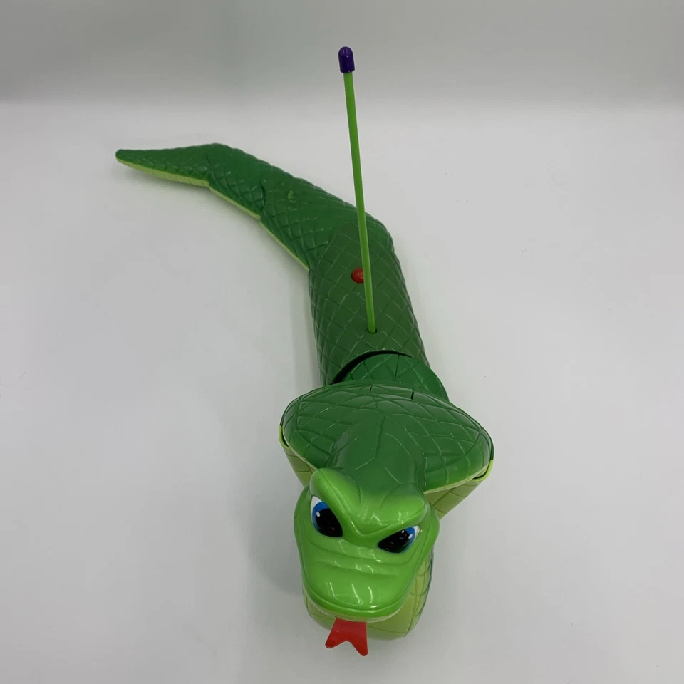 Vintage 1999 Fisher-Price Slithering Jake the Snake Remote Control Toy by Mattel - Image 4 of 4