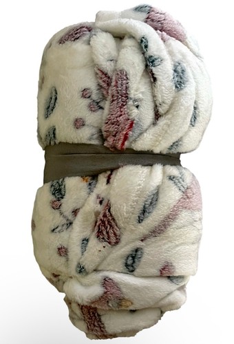 Mainstays Textured Velvet Plush Throw Blanket 50x60 Soft Warm Year-Round - Picture 2 of 3