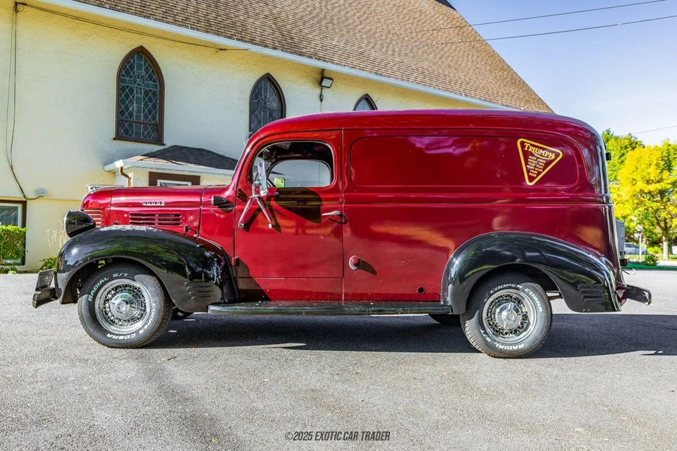 Dodge 1947 WC panel entrega Foto 3 de 4