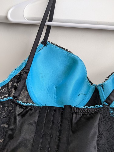 Stunning Vintage Corset With Garter Straps - Picture 8 of 8