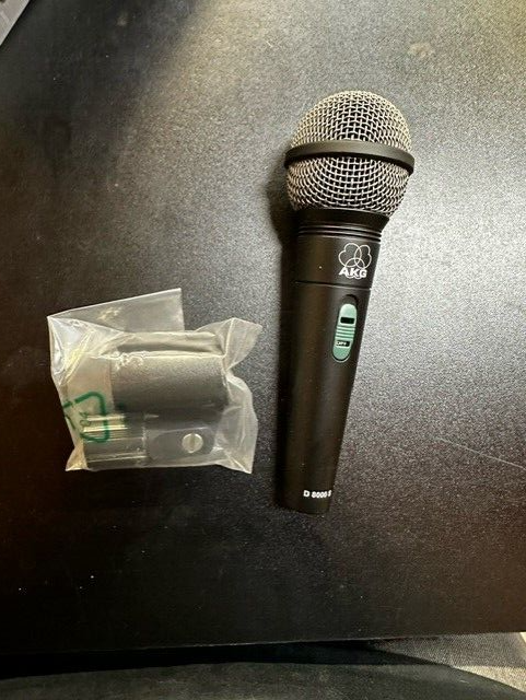 AKG ACOUSTICS Dynamic Microphone D 8000 S Black 80Hz-20.000 AKG ACOUSTICS Dynamic Microphone D 8000 S Black 80Hz-20.000