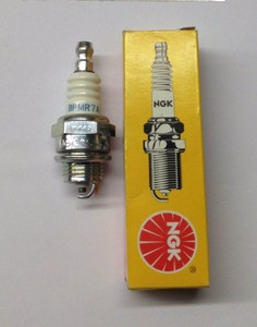 2 X NGK SPARK PLUGS FIT HUSQVARNA CHAINSAW STHIL STOCK CODE 4626