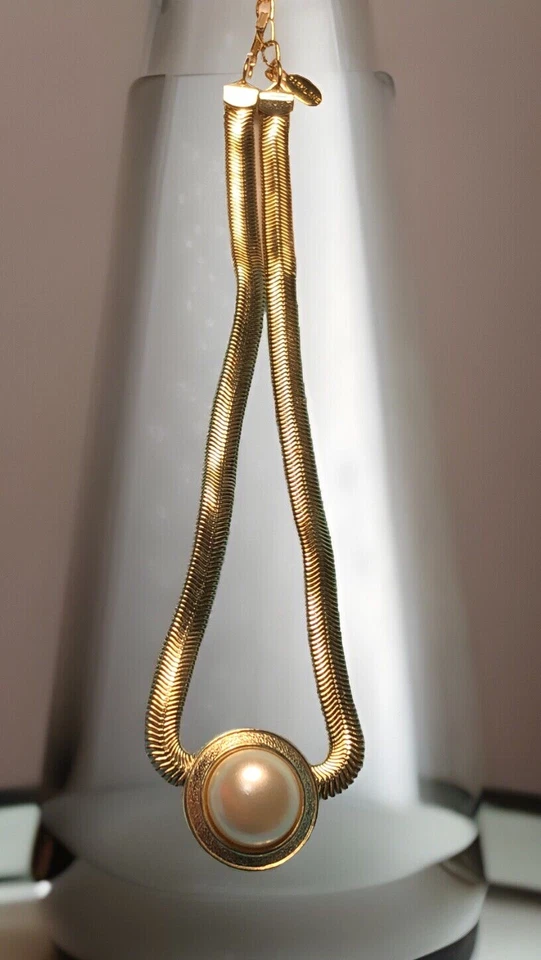 Gargantilla collar vintage Parklane cadena cobra dorada grande imitación perlas etiqueta años 80’s Foto 2 de 4