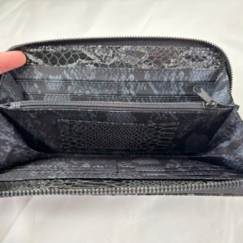 Kenneth Cole snake print leather wallet - Picture 7 of 7