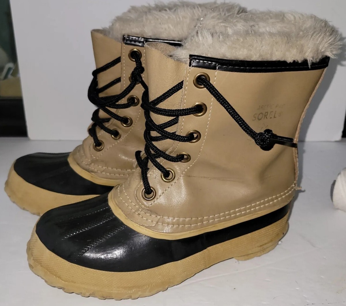 Sorel Tan and Black Insulated Lace-Up Winter Boots Women main image 4