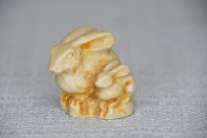 Vintage Miniature Craved Stone Bunny Rabbits ~1.5"