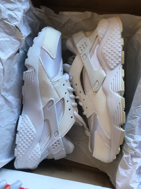 white huaraches size 6