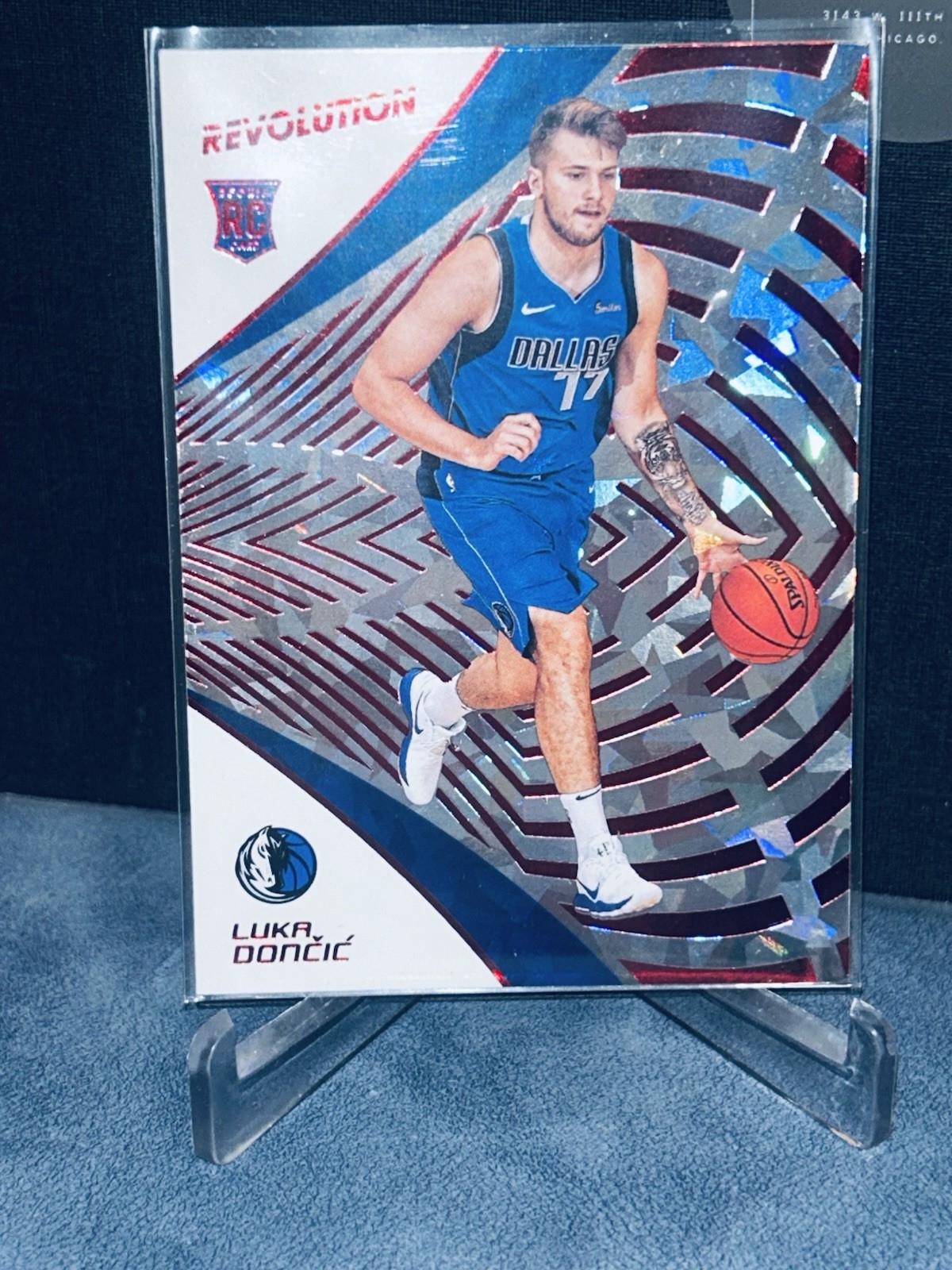 Luka Doncic 2018/19 Revolution #128 Chinese New Year Rookie Card 128 RARE RED RC