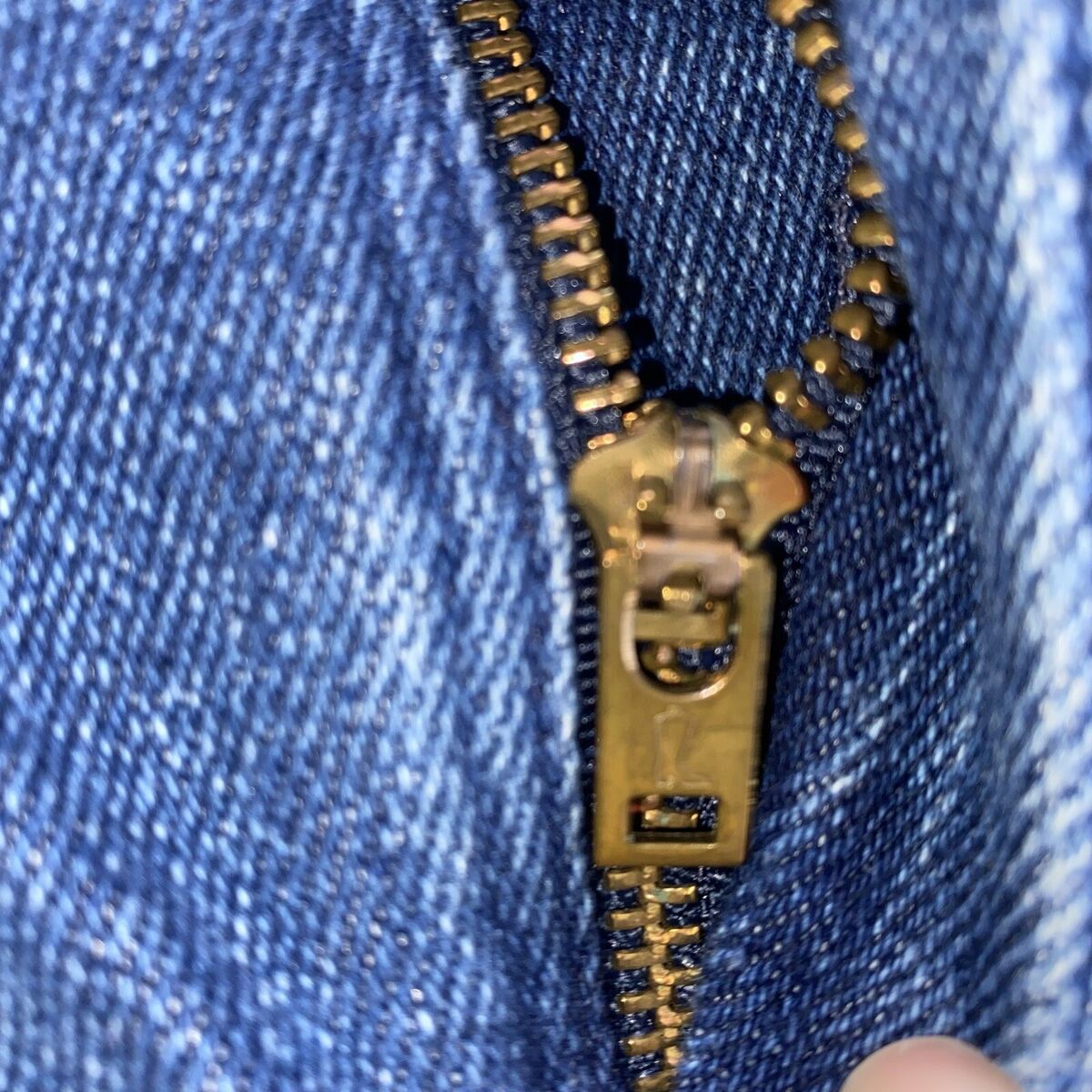Vintage Wrangler Jeans Men's 42x32 1960s Label Tag in Blue Vintage Wrangler Jeans Men's 42x32 1960s Label Tag in Blue