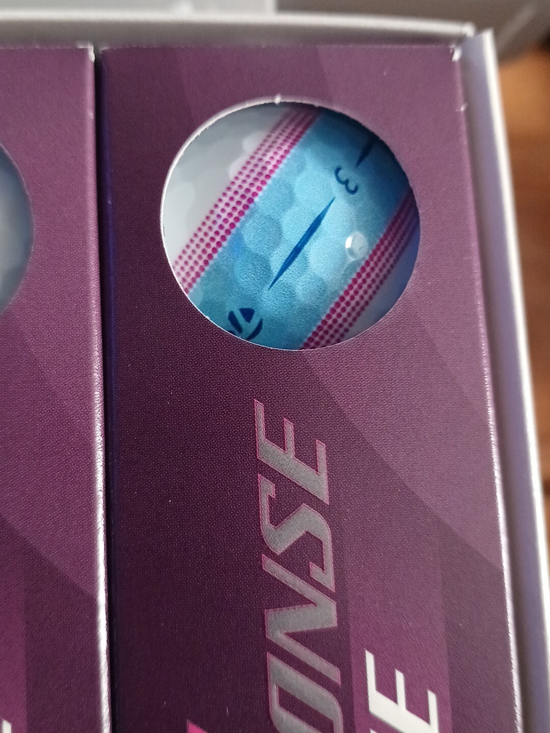 12 × TaylorMade Tour Response Stripe Golf Balls Baby Blue And Pink