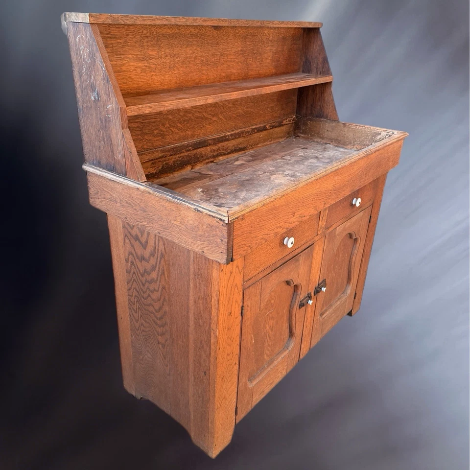 Antiguo gabinete de fregadero seco de roble con estante trasero alto - estilo primitivo de granja Foto 3 de 4