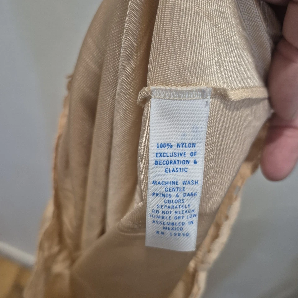 De colección OLGA Secret Abrazo Blanco Medio Slip Falda Enagua ENCAJE Medio Tostado Foto 4 de 4