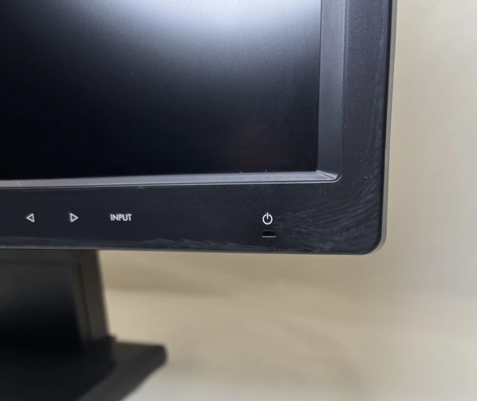 Lacie 324 LCD Monitor 24" Wide Gamut Display Creative Professionals Imaging - Image 2 of 4