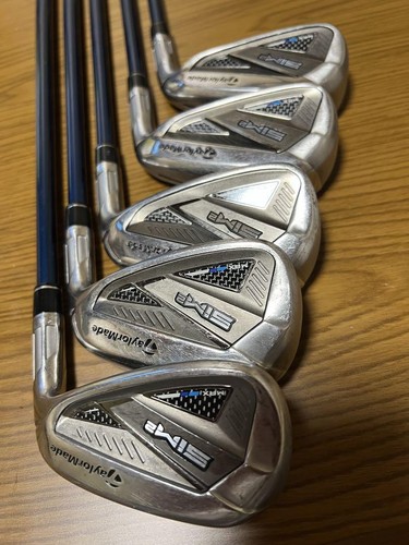 TaylorMade SIM2 Iron 69 and P Blue Shaft Carbon R TM60 Iomic Grip
