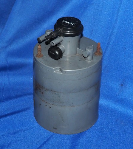 1991-1995 Jeep Wrangler YJ 2.5L 4.0L Fuel Vapor Evaporator Charcoal Canister