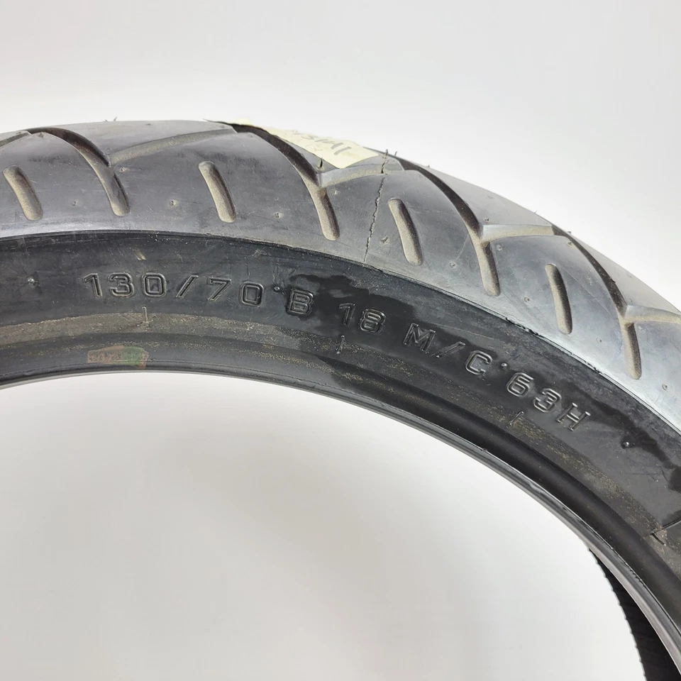 Neumático de moto ultra delantero Metzeler ME888 Marathon 130/70B-18 63H pared negro Foto 2 de 4