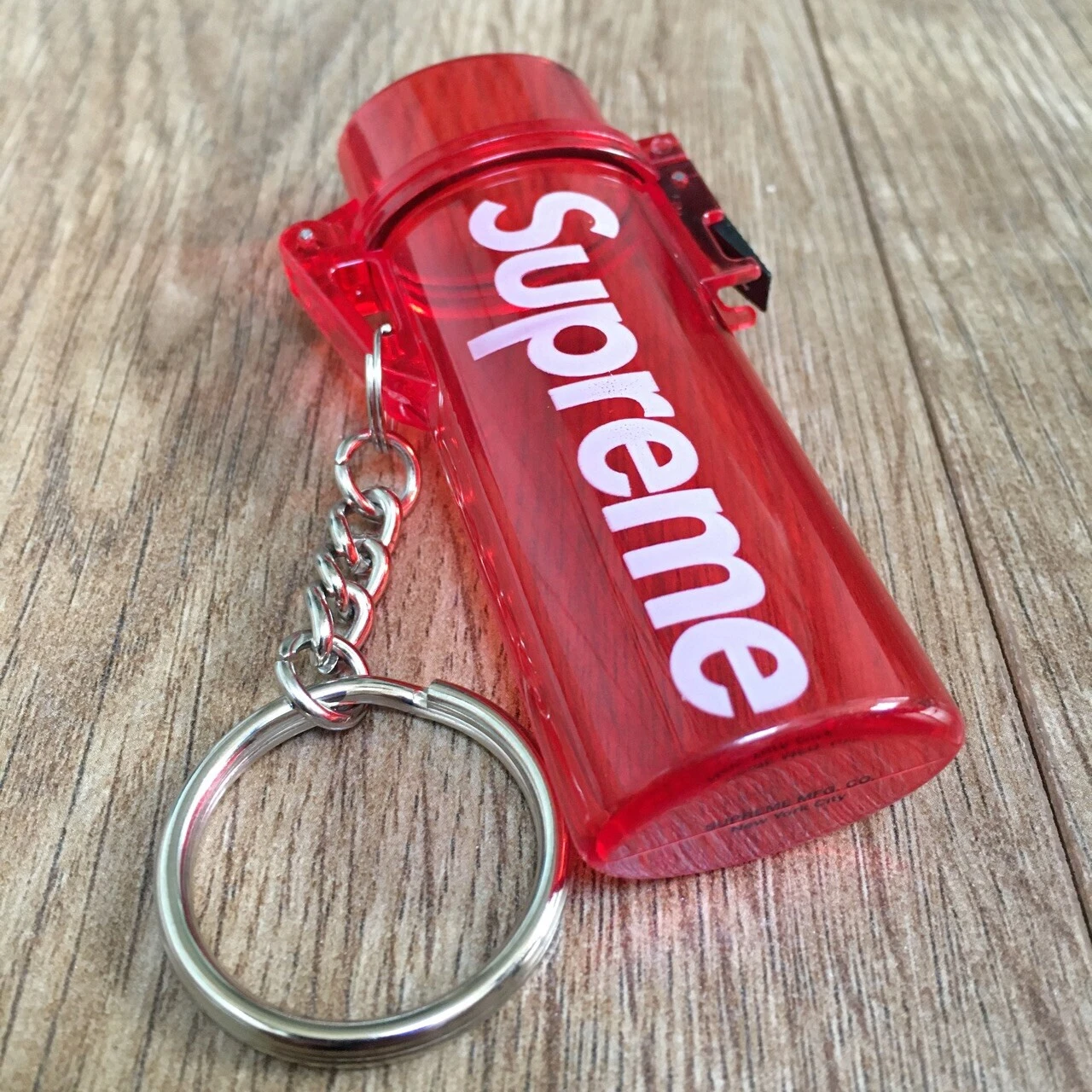 Porte clés étui briquet Supreme !!