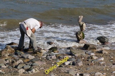 Foto 6x4 Steinbalancierung bei Colwyn Bay Colwyn Bay \/Bae Colwyn c2014