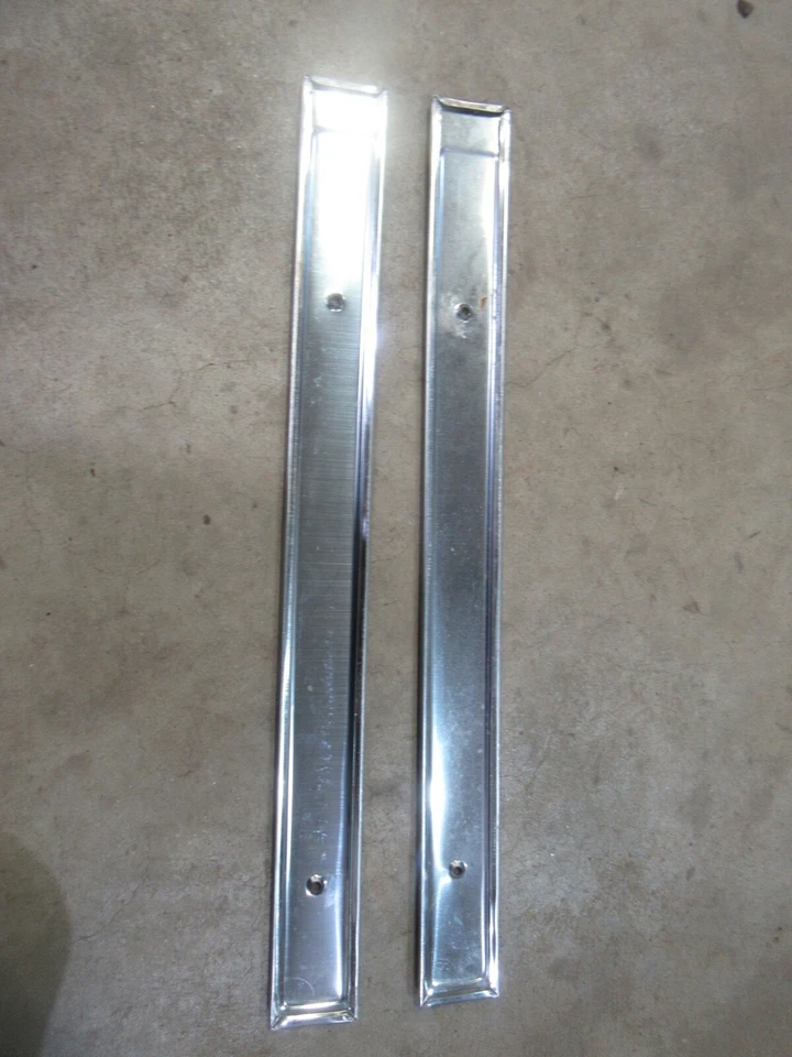 Oldsmobile Cutlass Brougham 1977 interior asiento delantero molduras laterales piezas  Foto 2 de 2