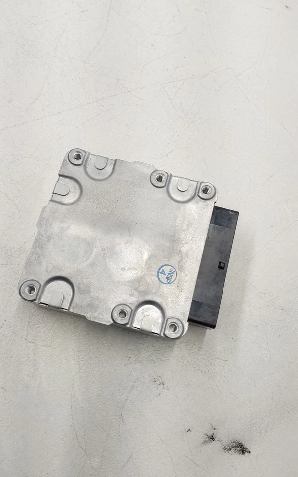 2013 Toyota Yaris электронный модуль рулевого управления OEM 89650-52761 - Изображение 3 из 4