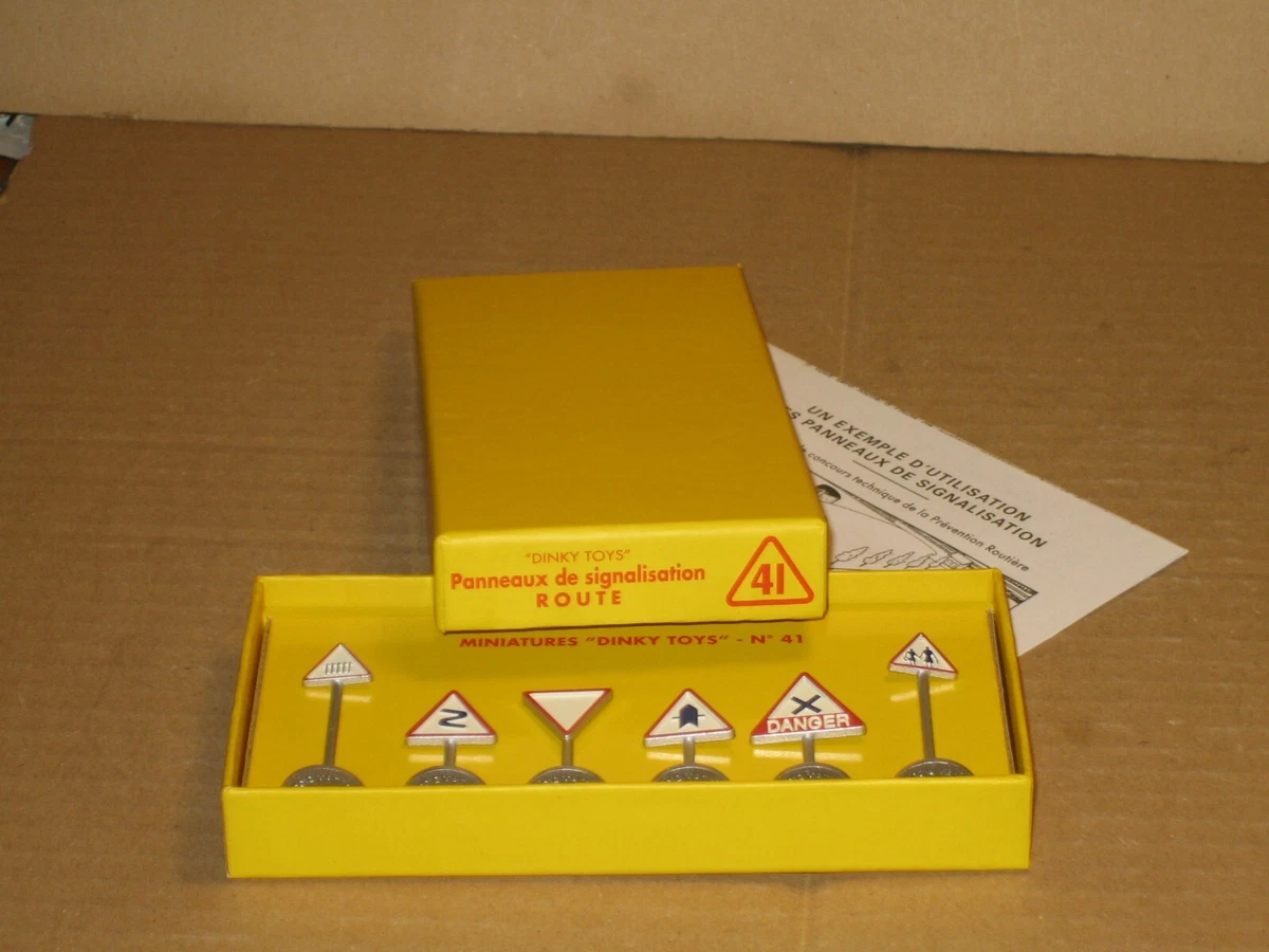 6 Panneaux De Signalisation Meccano Dinky Toys 1959 + Enseigne BP – échelle 1:43