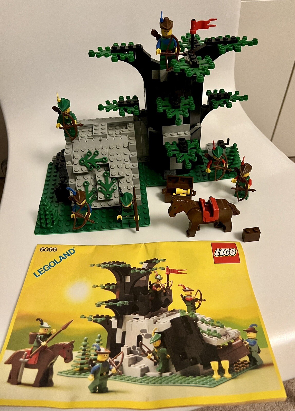 Lego Castle 6066 Camouflaged Outpost. Complete With Instructions. Make