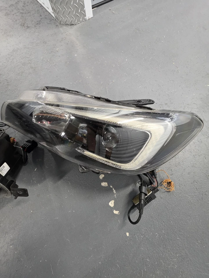 Faros OEM 2016-2020 Subaru WRX (PAR) Foto 3 de 3