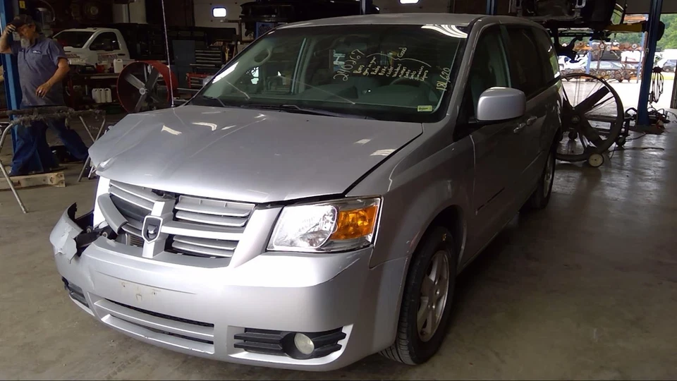 Luz de conducción usada se adapta a: Dodge Caravan 2008 grado de conducción antiniebla B Foto 3 de 4