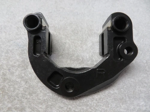 HOLDER SET, CALIPERS RH *{MODEL Z}*
