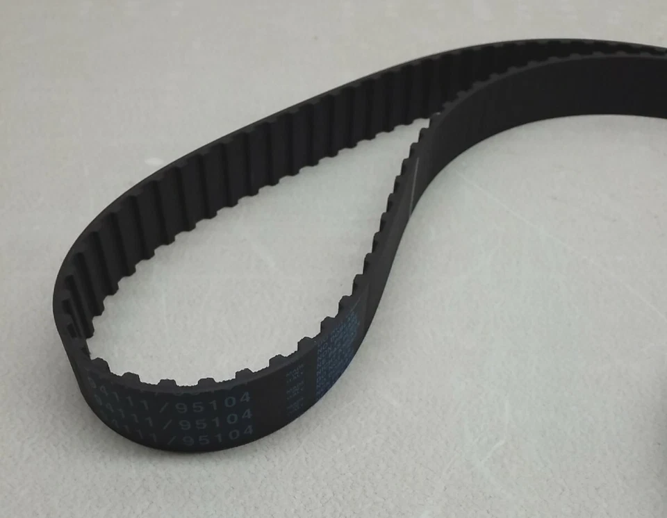 Correa de distribución de motor automotriz Dayco 95104 hecha en Italia T104 Foto 2 de 3
