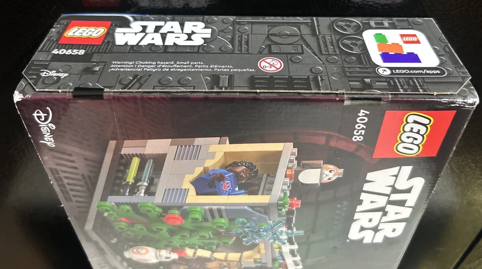 LEGO Star Wars Millennium Falcon Holiday Diorama 40658 Brand New Sealed Disney - Image 3 of 4