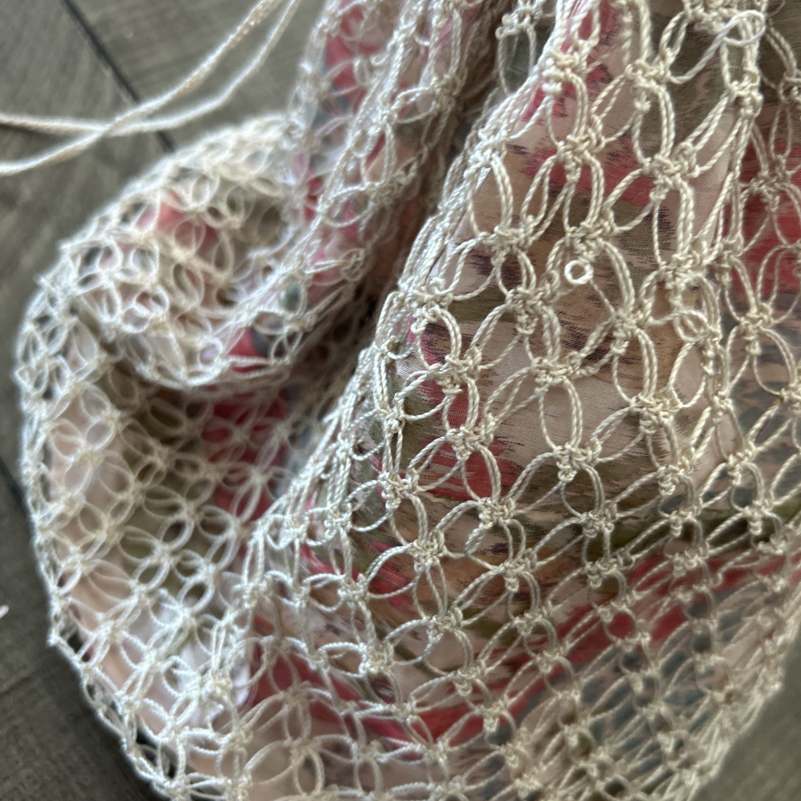 Rare Vintage Delicate Hand Made Pullstring   Cinc… - image 4