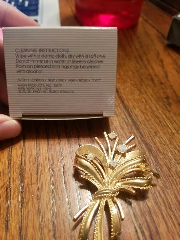 Avon Hollywood Glamour Pin VTG 1990s Rhinestone Ribbo… Gem