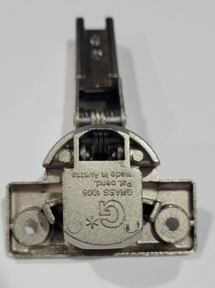 GRASS 1006 Full-Overlay Slide-On Hinge – 120° Self-Closing, Nickel Plated 2 thumbnail image