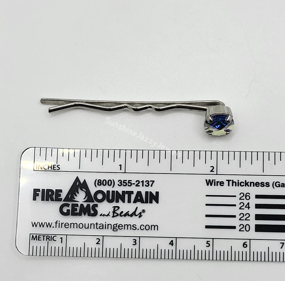 Alfileres de pelo/bobby hechos a mano de 2 piezas con piedras Chaton de zafiro de cristal de Swarovski; azul Foto 3 de 4