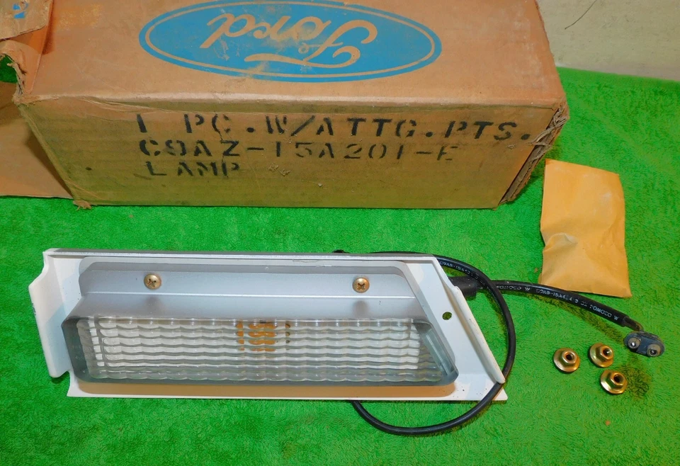 Ford Custom Galaxie 500 XL LTD Brougham 1969 nuevo de lote LH guardabarros delantero marcador lámpara Foto 4 de 4