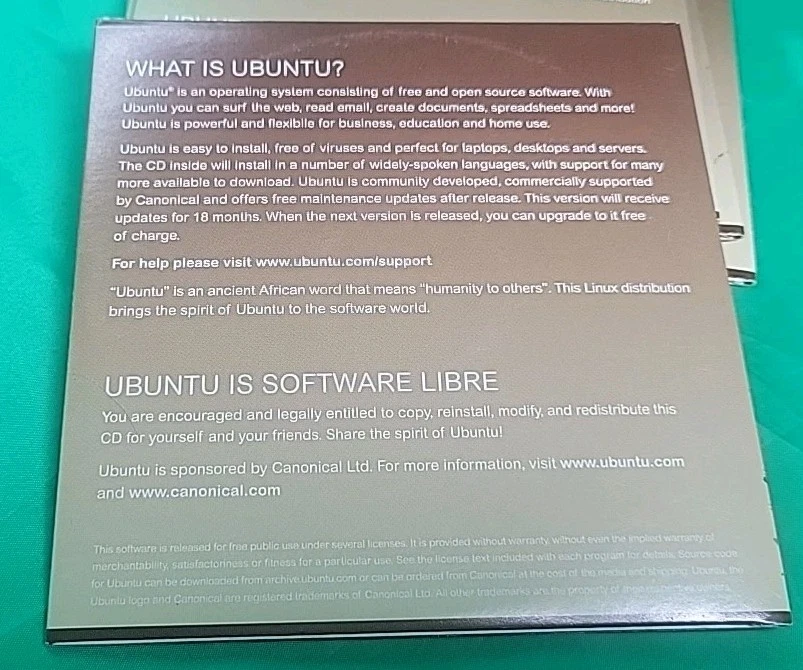 Rare Vintage Ubuntu 8.10 Desktop Edition Official Live CD's lot of 7 NEW - Image 3 of 4