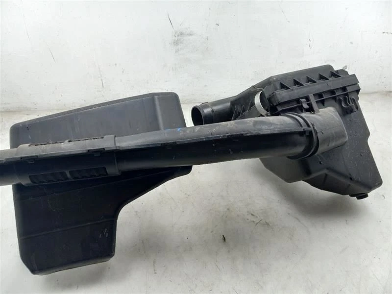 CAJA PURIFICADOR DE AIRE 10-18 TOYOTA PRIUS ENCHUFABLE 1.8L 4CYL Foto 3 de 4