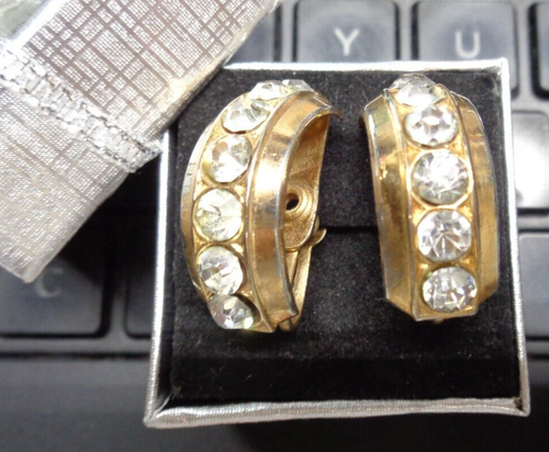 Vtg Signed PEGASUS CORO Goldtone RHINESTONE Screwback Half Hoop Earrings - Picture 3 of 5